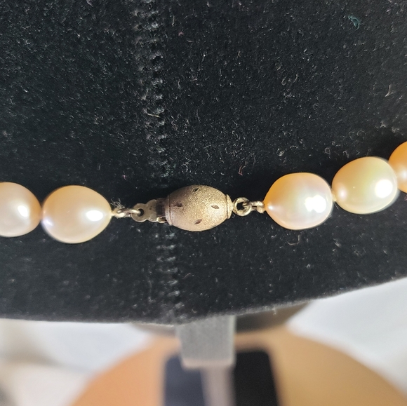 Fresh-water pearl strand w/sterling clasp - Picture 3 of 5
